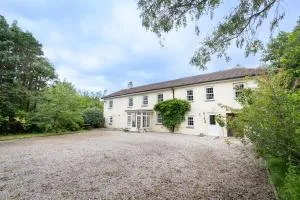 Lolgorien, West Cornwall, Sleeps 8 - Pool