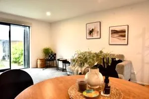 Close to Arena and one kilometer from Railway station onsite EV car park - 阿丁顿