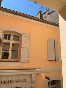 À Sanary en rue piétonne