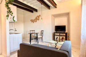 Le Rondini, comfy flat