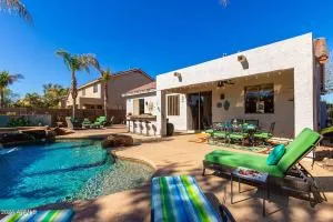 Luxury Oasis- Pool, Hot Tub & Firepit home - Fountain of the Sun