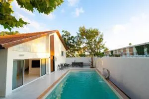 Stunning Villa with Pool in Herzliya Pituah - 荷兹利亚B