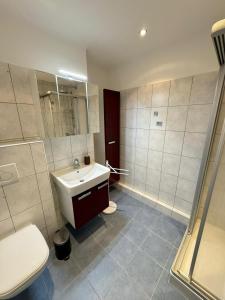 Seaside Döse Appartement - Free Parking & WiFi