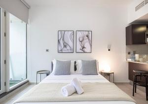 Lux Studio in JLT with Amazing View Next to the Metro - Dubai Arch tower