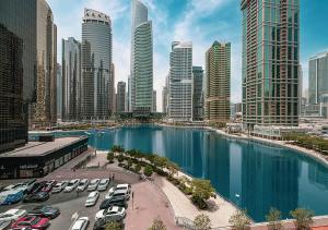 Lux Studio in JLT with Amazing View Next to the Metro - Dubai Arch tower