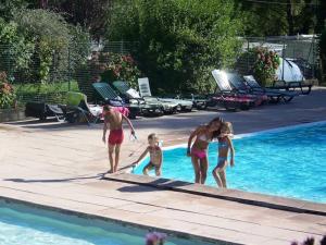 Campings Camping 3 etoiles - Piscine - efc0dg : photos des chambres