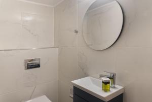 Phaedrus Living City Breeze Residences Grace