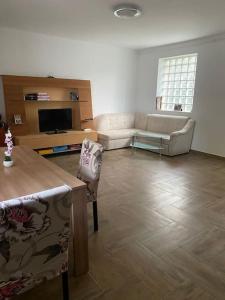 House with parking possibility