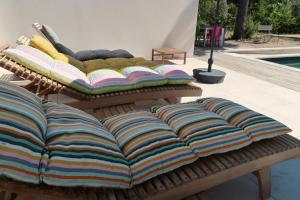 Villas Villa design Mazanel, piscine, vue Mont Ventoux et plaine, climatisation : photos des chambres