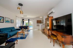 Modern Villa Angelina in Poreč - by Istrabook