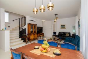 Modern Villa Angelina in Poreč - by Istrabook