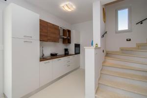 Modern Villa Angelina in Poreč - by Istrabook