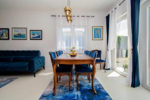 Modern Villa Angelina in Poreč - by Istrabook