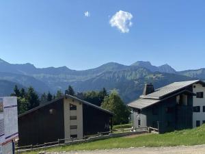 Appartements Appartement 5 pers, centre Cernix, piste & commerces, animaux admis, parking, balcon - FR-1-733-148 : photos des chambres