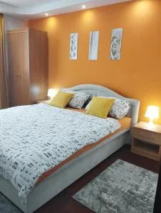 Sunshine apartment near the zoo, free parking - Radava