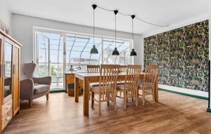 2 Bedroom Stunning Home In Vrå