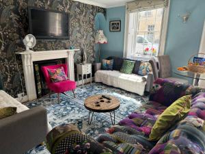 City Centre - Rivers Street, quiet 2 bed ground floor Georgian garden Apartment