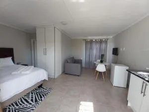 khutsong Apartments - Evander