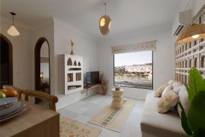 Fancy Pyramids View Khan Gizas Gem