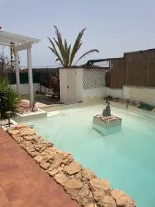 Aloha Villa con piscina - La Ampuyenta