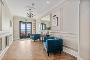 3 Croft House - Beach Front Sea Views Parking