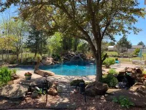 The Woods on Waterloo - Moore