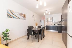 2 Bedroom in Central St Julians Prime Location in Paceville APT 3 by Vaganza