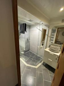 Maisons de vacances Spacious town house with balcony : photos des chambres