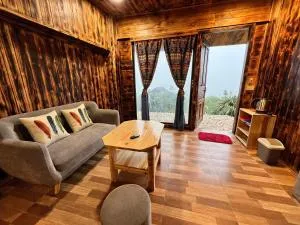 H'Mong Home Sâu Chua - Cốc Lếu