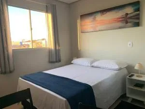 Kitnet302 centro com linda vista da janela e tv smart - Morrinhos