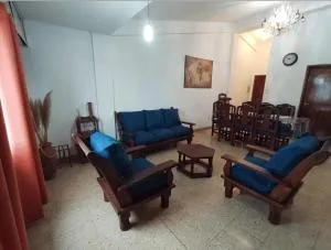 Amplio dpto en el centro de Salta - 卡布拉科拉尔