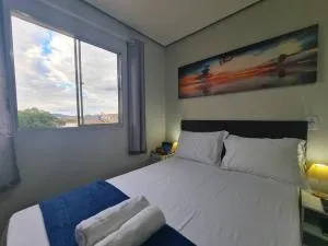 Kitnet304 centro,c linda vista janela, tv smart - Brasília de Minas