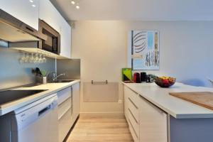 2 pièces, piscine et parking centre de St Tropez