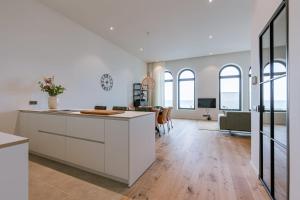 Huswell - Seafront apartment with stunning views