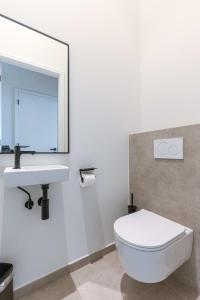 Huswell - Seafront apartment with stunning views