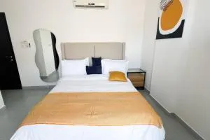 Near AlQurum Beach, Free Parking - Ruwī Gharbī