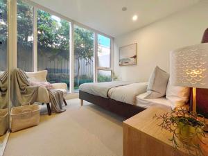 Indulge Luxury Holiday Near Brighton Beach with Private Garden Parking