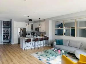 Modern 3 story Townhouse in a great location! - Templeton