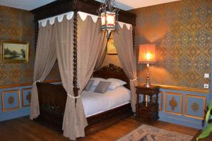 B&B / Chambres d'hotes Chateau de Peufeilhoux : photos des chambres