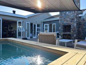 Amazing Brand New Holiday Home with Pool!