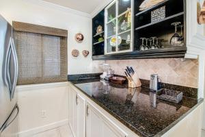 TOPSL Beach Manor 312