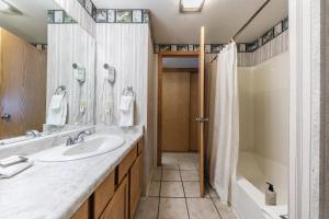 Spacious 1br Condo wPartial Lake View #117 at Donner Lake Village