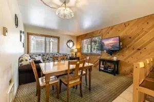 Spacious 1br Condo w/Partial Lake View #117 at Donner Lake Village - Donner Pines Tract