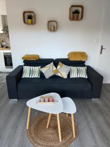 Appartement avec chambre, terrasse et jardinet proche plage, forêt pins, piste cyclable, lac