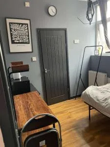 Single room with Private Bathroom - 奇德尔