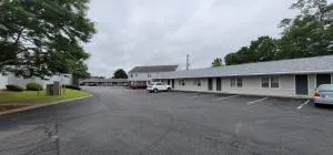 Town & Country Inn - 福尔里弗