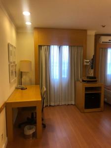 Flat com requinte e conforto em frente Aeroporto Congonhas H1212