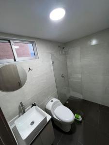 Exclusivo apartamento con piscina y parqueadero 602