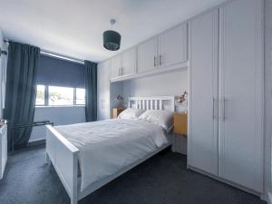 Modern apartment 10min from City Center with parking