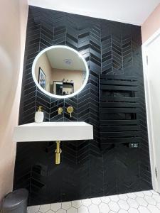 Modern apartment 10min from City Center with parking